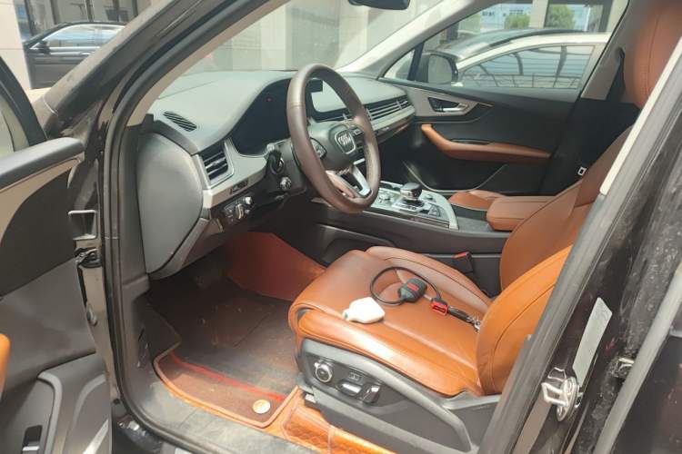 Used Audi Q7 2018 45 TFSI Technology Edition Driver Seat