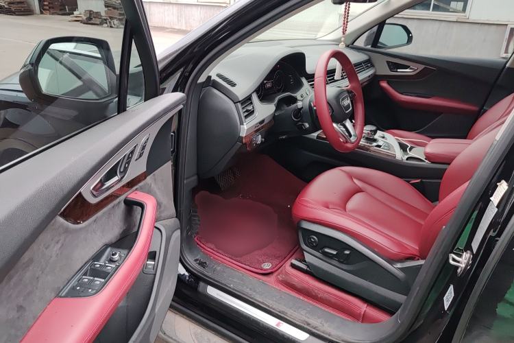 Used Audi Q7 2018 45 TFSI Technology Edition Driver Seat