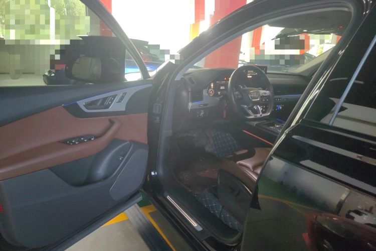 Used Audi Q7 2018 45 TFSI Technology Edition Driver Seat