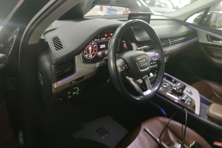 Used Audi Q7 2018 45 TFSI Technology Edition Driver Seat