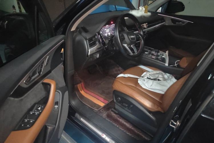 Used Audi Q7 2018 40 TFSI S line Sport Edition Driver Seat