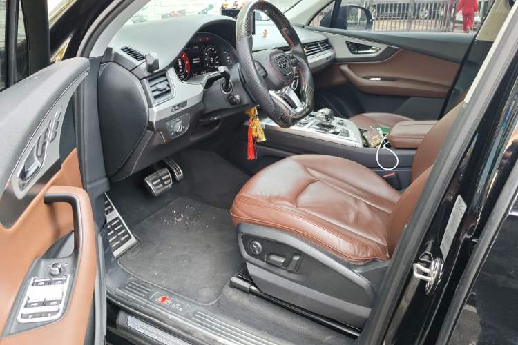 Used Audi Q7 2018 45 TFSI S line Sport Edition Driver Seat