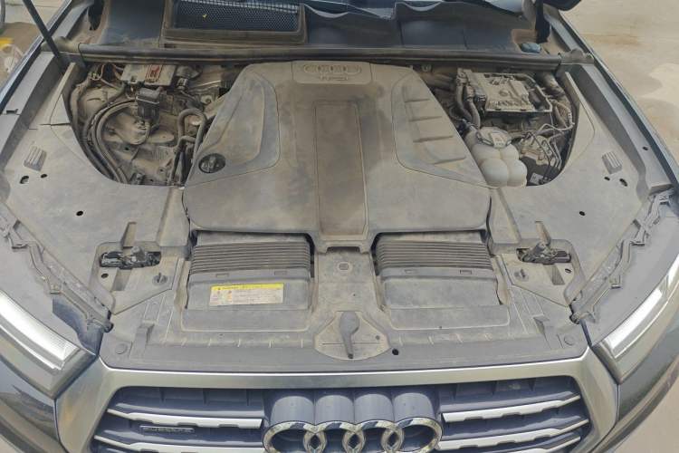 Used Audi Q7 2018 40 TFSI Comfort Model Engine Bay