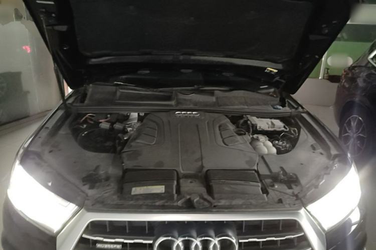 Used Audi Q7 2018 45 TFSI Technology Edition Engine Bay