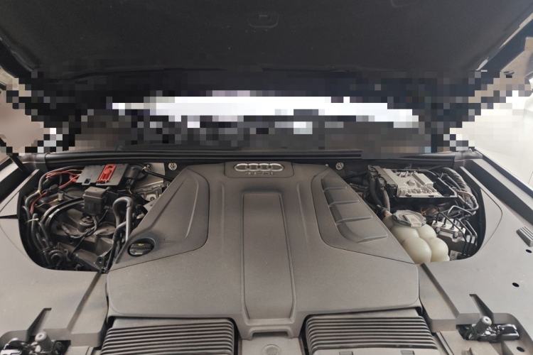 Used Audi Q7 2018 40 TFSI Comfort Model Engine Bay