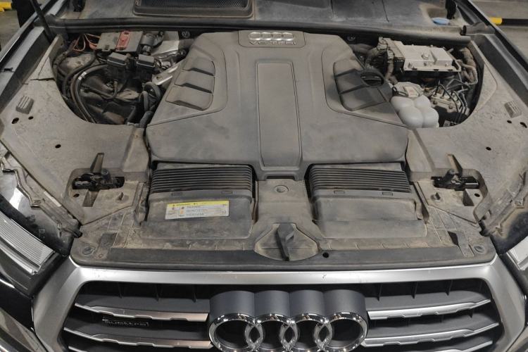 Used Audi Q7 2018 45 TFSI Technology Edition Engine Bay