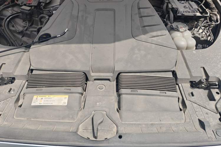 Used Audi Q7 2018 40 TFSI Comfort Model Engine Bay