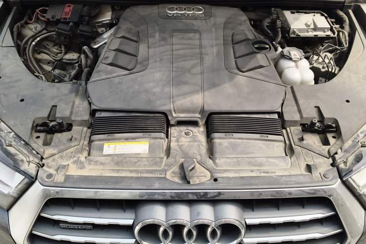 Used Audi Q7 2018 45 TFSI Technology Edition Engine Bay
