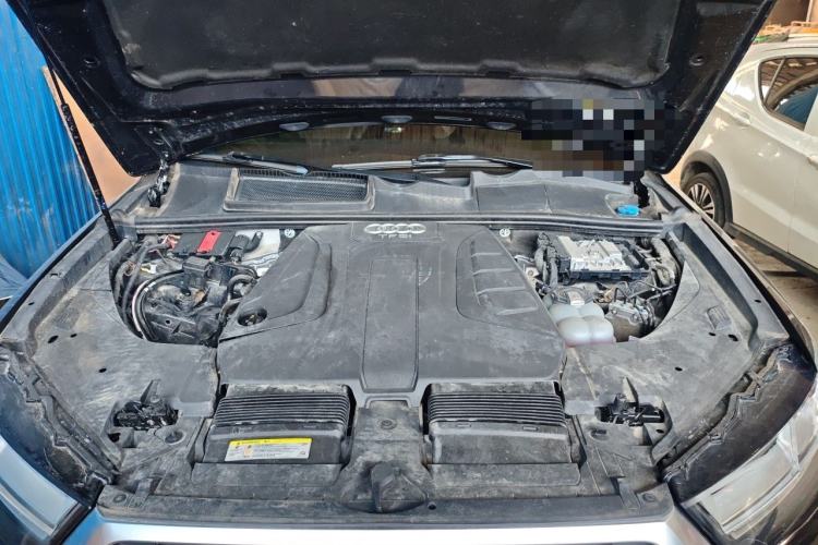 Used Audi Q7 2018 40 TFSI Comfort Model Engine Bay
