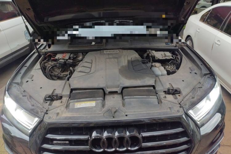 Used Audi Q7 2018 45 TFSI Technology Edition Engine Bay