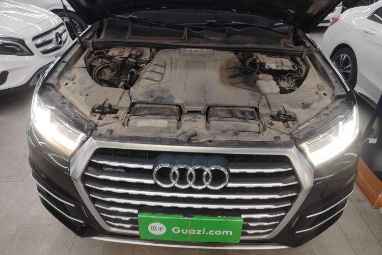 Used Audi Q7 2018 45 TFSI Technology Edition Engine Bay
