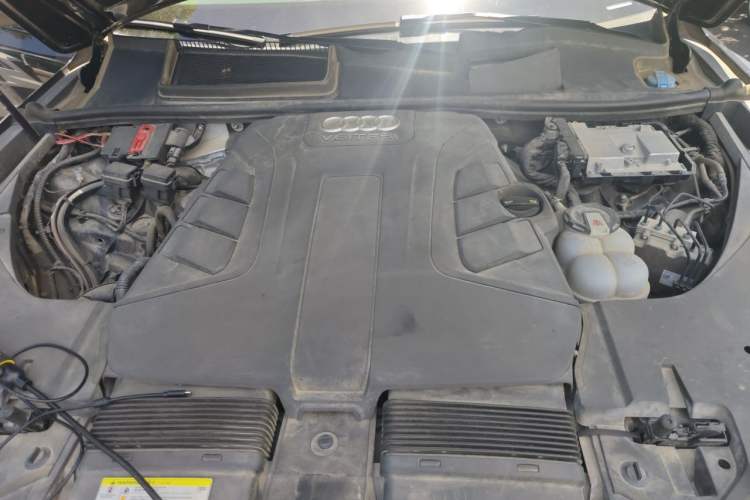 Used Audi Q7 2018 45 TFSI Technology Edition Engine Bay