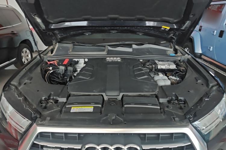 Used Audi Q7 2018 45 TFSI Technology Edition Engine Bay