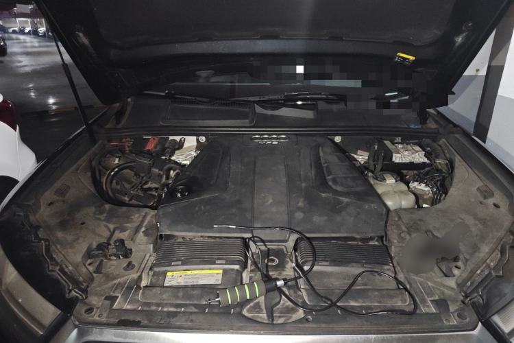 Used Audi Q7 2018 40 TFSI Comfort Model Engine Bay