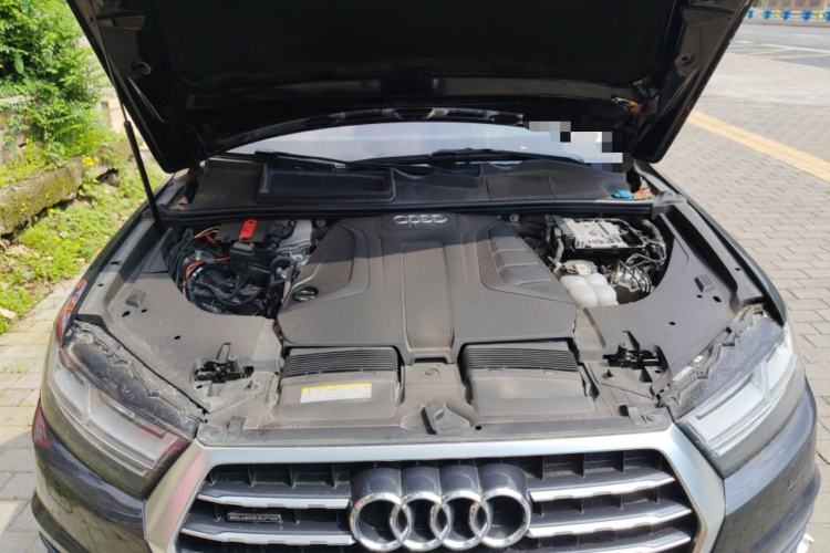 Used Audi Q7 2018 40 TFSI S line Sport Edition Engine Bay