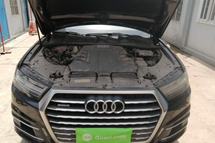 Used Audi Q7 2018 45 TFSI Technology Edition Engine Bay
