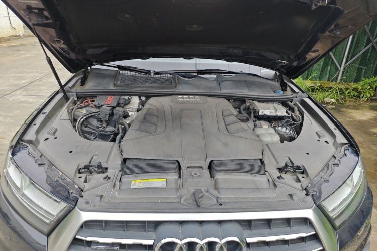 Used Audi Q7 2018 45 TFSI Technology Edition Engine Bay