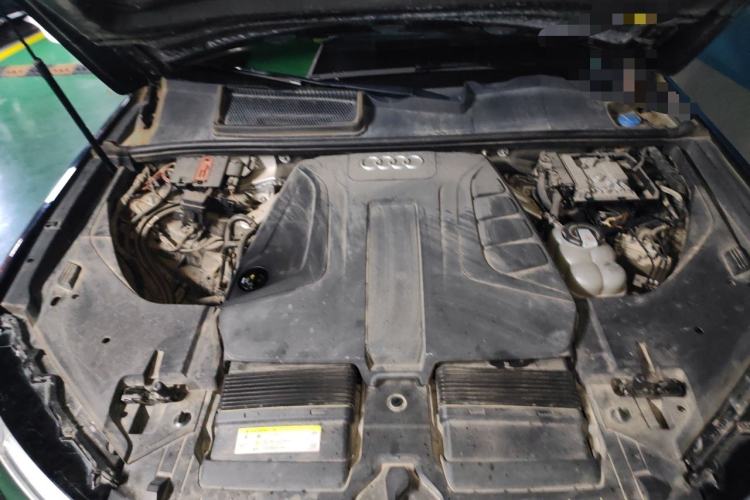 Used Audi Q7 2018 40 TFSI Comfort Model Engine Bay