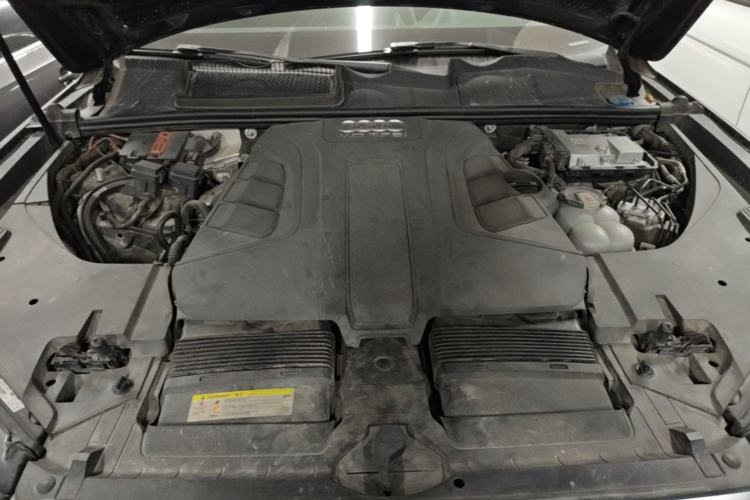 Used Audi Q7 2018 45 TFSI Technology Edition Engine Bay