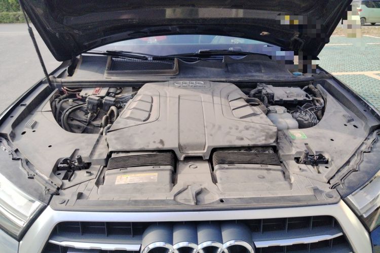 Used Audi Q7 2018 45 TFSI Technology Edition Engine Bay