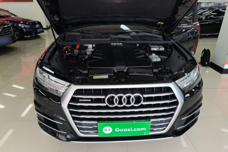 Used Audi Q7 2018 45 TFSI Technology Edition Engine Bay