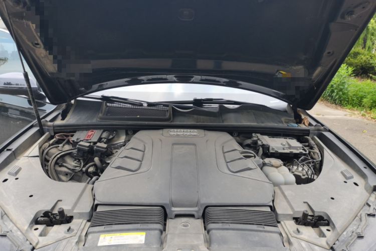 Used Audi Q7 2018 45 TFSI Technology Edition Engine Bay