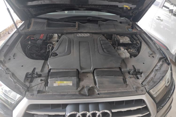 Used Audi Q7 2018 40 TFSI Comfort Model Engine Bay