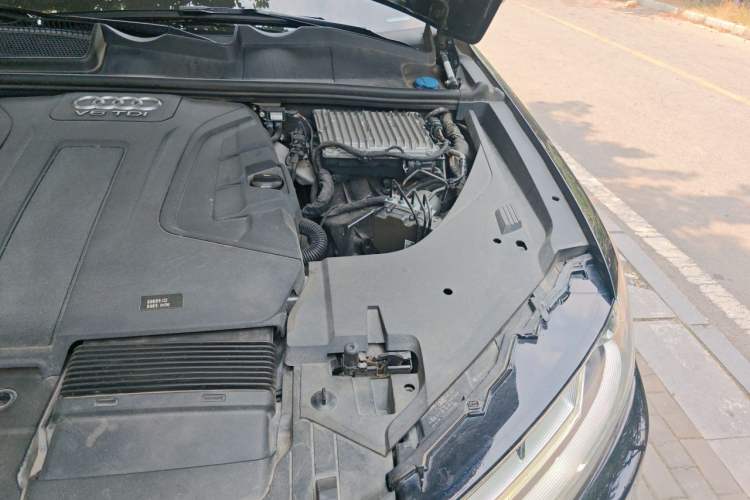 Used Audi Q7  Engine Bay Left