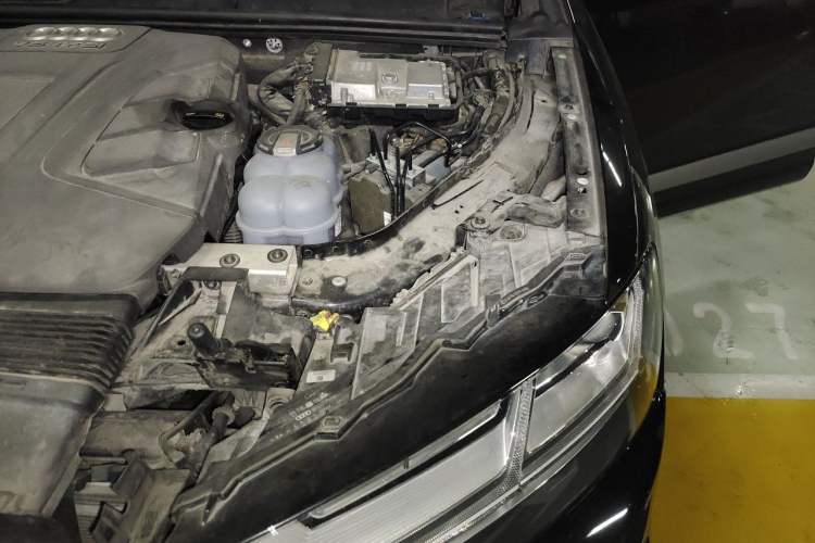 Used Audi Q7 2018 45 TFSI Technology Edition Engine Bay Left