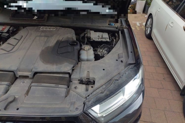 Used Audi Q7 2018 45 TFSI Technology Edition Engine Bay Left