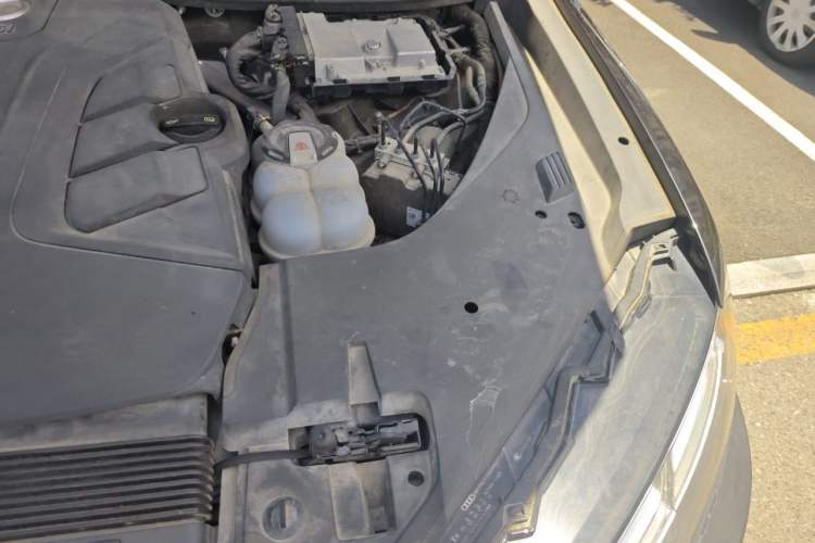 Used Audi Q7 2018 45 TFSI Technology Edition Engine Bay Left