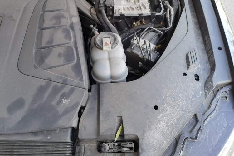 Used Audi Q7 2018 40 TFSI Comfort Model Engine Bay Left