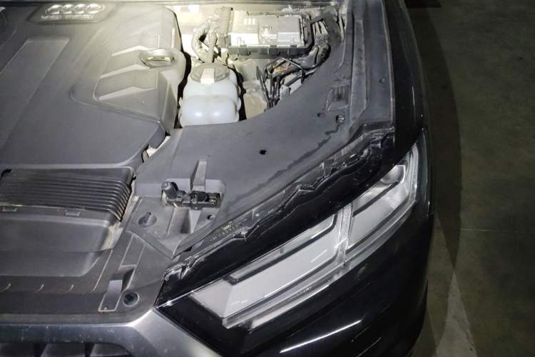 Used Audi Q7 2018 45 TFSI S line Sport Edition Engine Bay Left