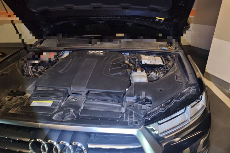 Used Audi Q7 2018 45 TFSI Technology Edition Engine Bay Left