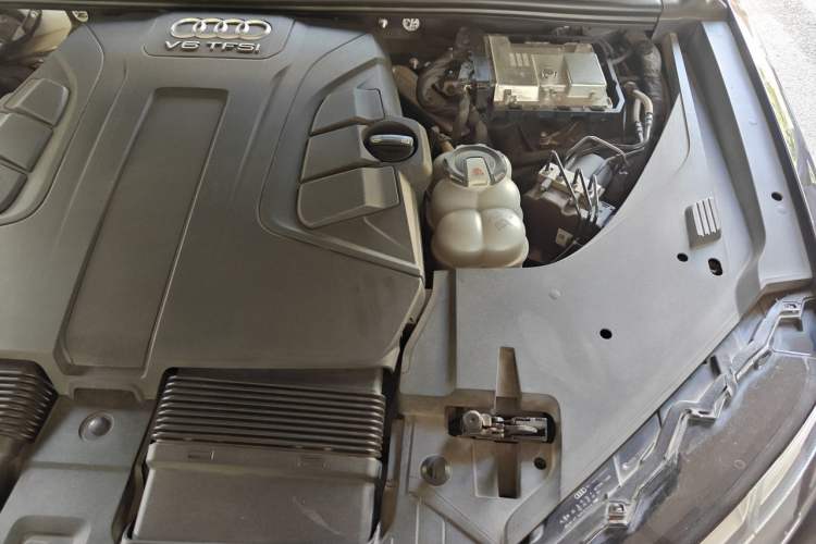 Used Audi Q7 2018 45 TFSI S line Sport Edition Engine Bay Left