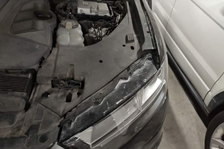 Used Audi Q7 2018 45 TFSI Technology Edition Engine Bay Left