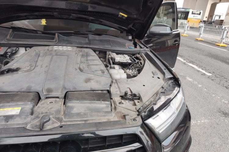 Used Audi Q7 2018 40 TFSI S line Sport Edition Engine Bay Left