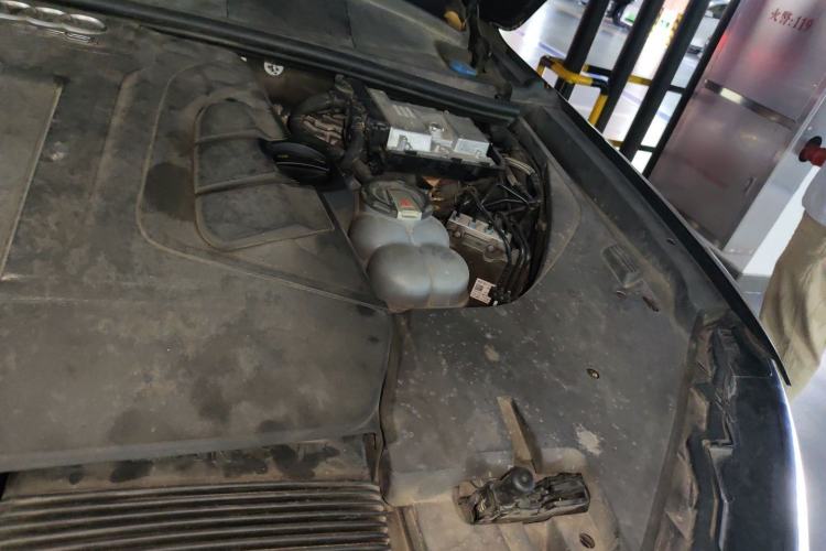 Used Audi Q7 2018 45 TFSI Prestige Edition Engine Bay Left