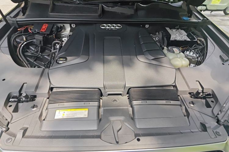 Used Audi Q7 2018 40 TFSI S line Sport Edition Engine Bay