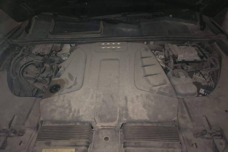 Used Audi Q7 2018 40 TFSI Comfort Model Engine Bay