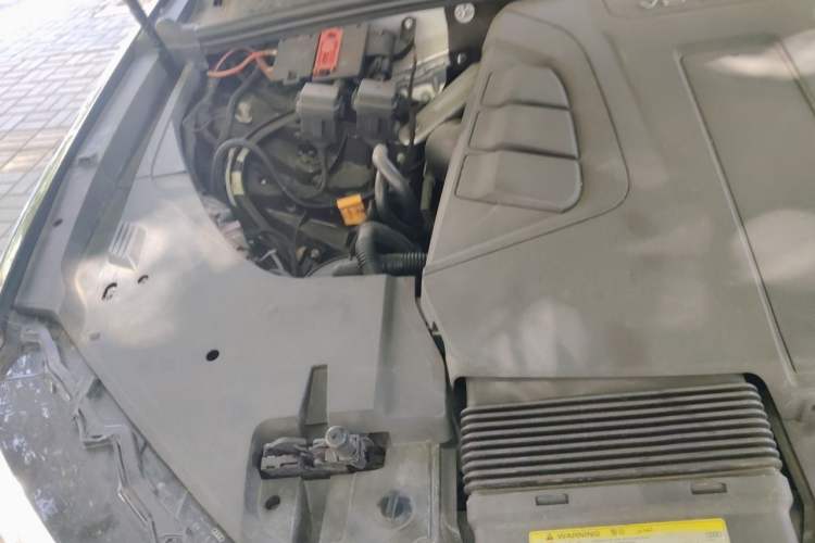 Used Audi Q7 2018 45 TFSI Technology Edition Engine Bay Right