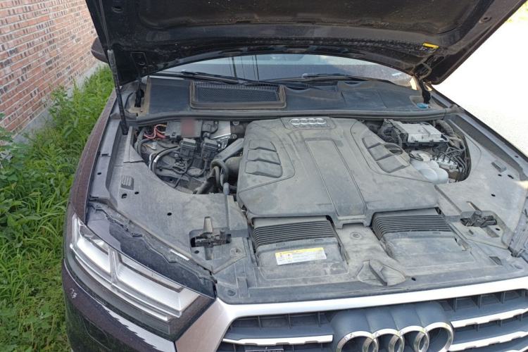 Used Audi Q7 2018 45 TFSI Technology Edition Engine Bay Right