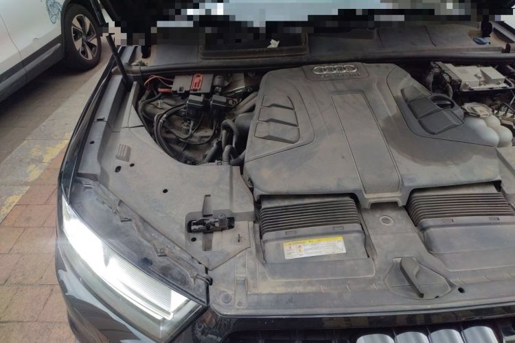 Used Audi Q7 2018 45 TFSI Technology Edition Engine Bay Right