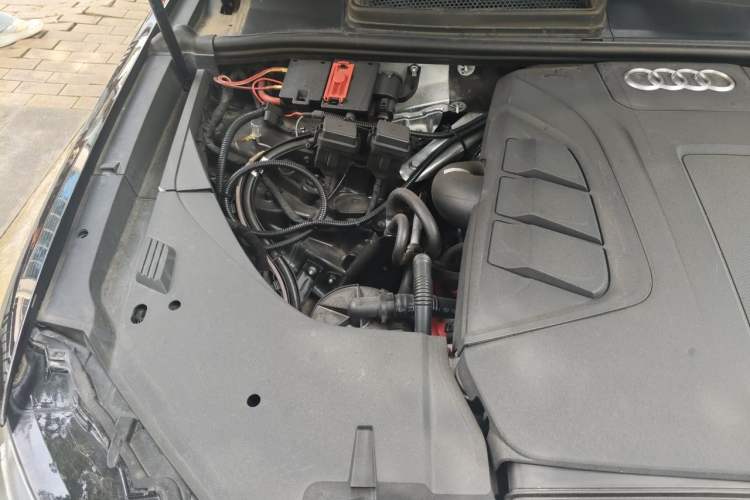 Used Audi Q7 2018 45 TFSI Prestige Edition Engine Bay Right