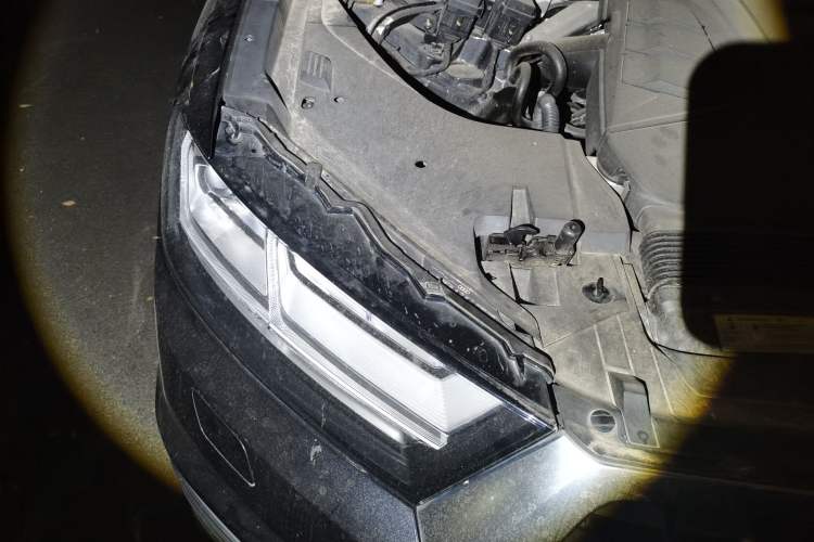Used Audi Q7 2018 45 TFSI S line Sport Edition Engine Bay Right