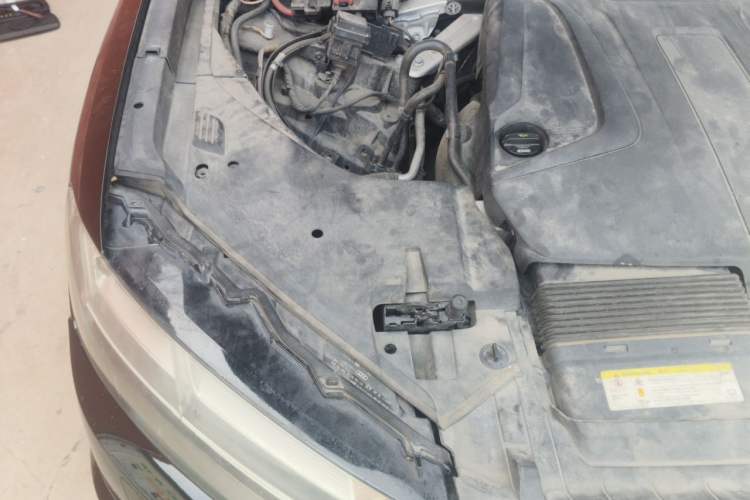 Used Audi Q7 2018 40 TFSI Comfort Model Engine Bay Right