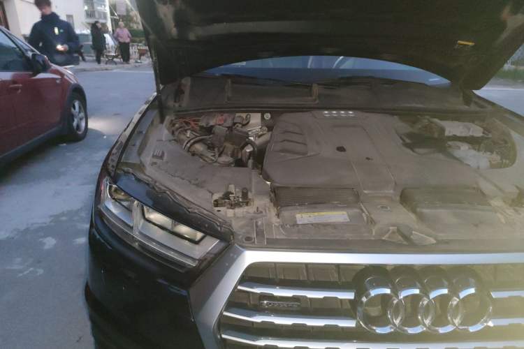 Used Audi Q7 2018 45 TFSI S line Sport Edition Engine Bay Right