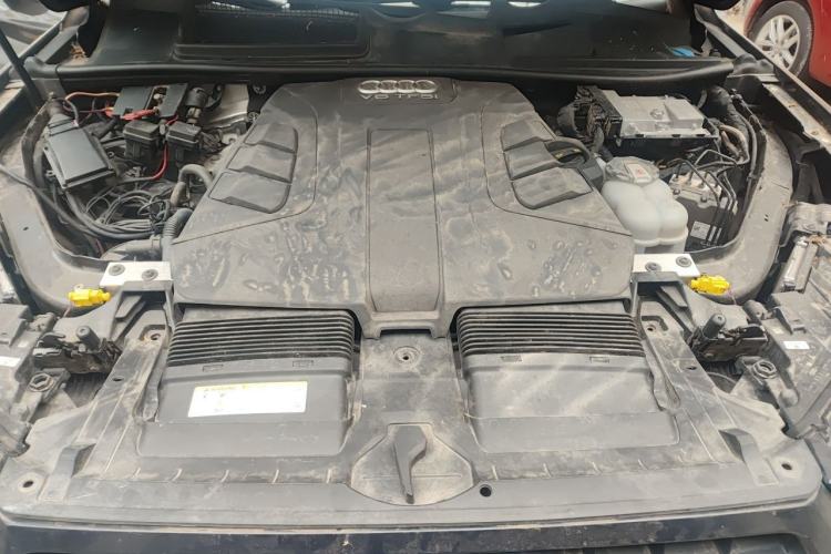 Used Audi Q7 2018 45 TFSI Technology Edition Engine Bay