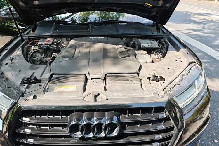 Used Audi Q7 2018 45 TFSI S line Sport Edition Engine Bay