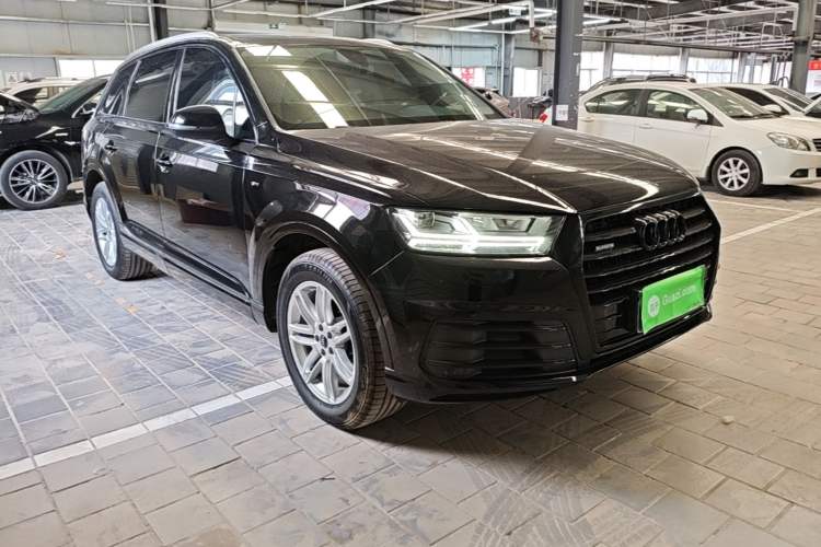 Used Audi Q7 2018 40 TFSI Comfort Model Exterior 1